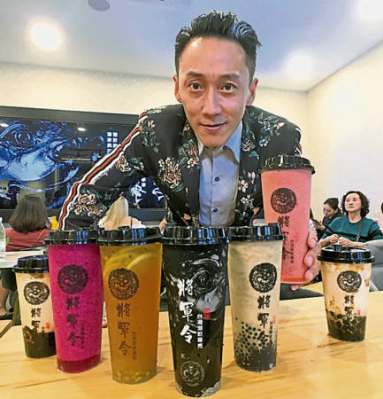 “将军令”台湾潮饮专卖已于上周日（16日）正式开张，并以“八大天 王”贯穿该店的饮料菜单。