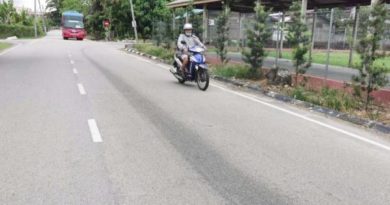 疑罗厘柴油外漏 路面滑 3摩哆翻倒