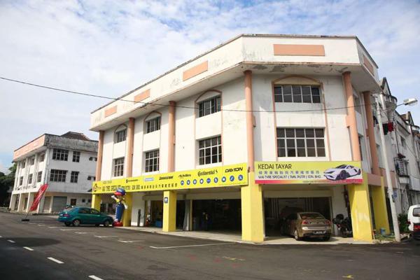 帏Wai Tyre Specialist坐落在公主城商业区，为民众提供优质低廉的服务。