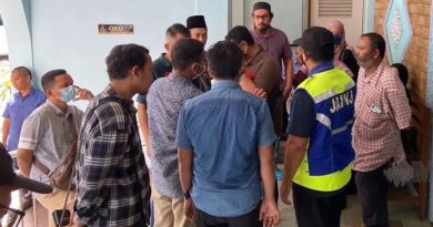 14邪教组织信徒被控 大批家属民众聚集法庭