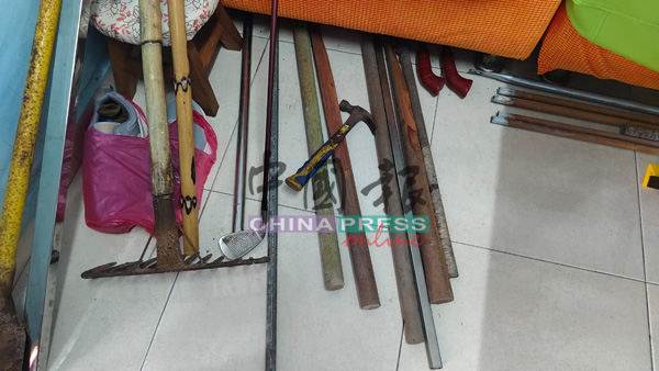 方氏一家人准备一些工具，如果再次遭到恶徒骚扰，可以利用这些工具保护自身的性命安全。