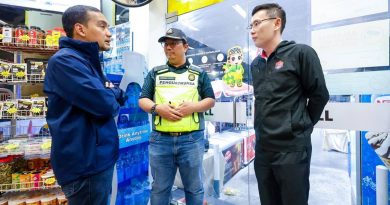 柔大臣突查油站 防外籍车滥用RON95