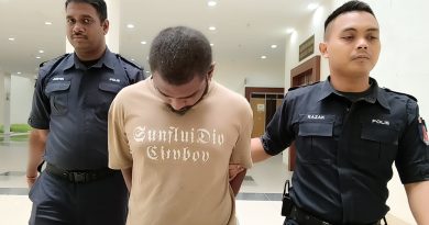 不满被叫醒 拳打父亲 逆子认罪 判监14个月