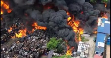 工厂大火爆炸｜当局监测空气质量 没发现挥发性有机化合物或氨气