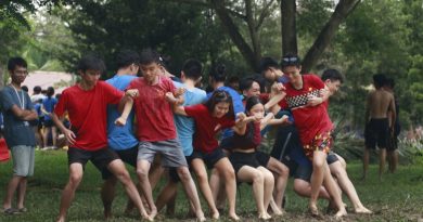 老板HengHeng今“开张” 200青少年入营学创业