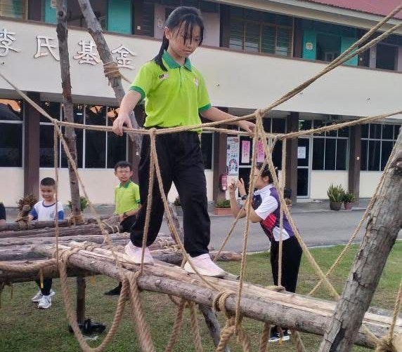 文林学校联合另4所小学联办制服团体生活营