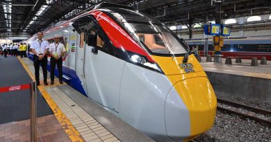 咻一下从居銮飙到吉隆坡！ETS3电动火车 单程只要80令吉｜附音频