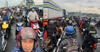 巫裔越堤族抒发心情 拼音写《海阔天空》歌词