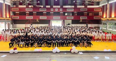 利丰港培华独中生 为教职员庆教师节