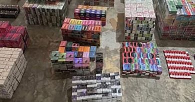 卷帘藏2万电子烟 大马罗厘司机 关卡落网