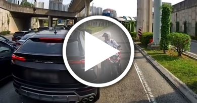 新加坡车主关卡插队 交警当场开罚