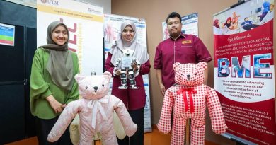 治疗自闭儿 泰迪熊玩偶变机器人