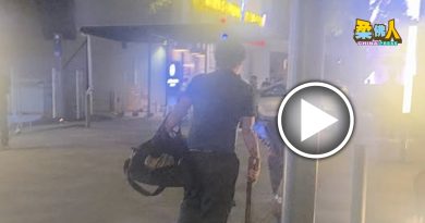 大街上被木棒袭击 华裔经理头部挂彩