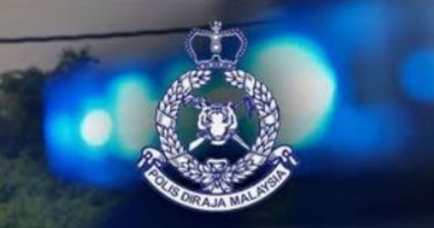 笨珍警方调查休旅车倒挂国旗 呼吁勿揣测事件