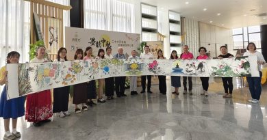 居銮艺文界接力创作 15人合绘26尺水墨画