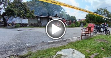 木屋发生火患 居民抢救财物逃生