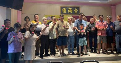 刘振和：不仅团圆 中秋承载牵挂与归属