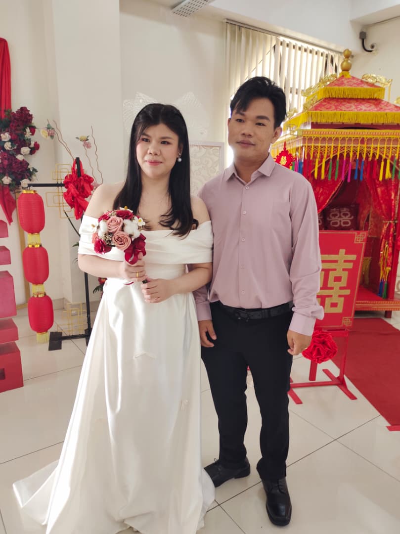 杨子靖（右起）与赖婉霖属于跨州情缘。