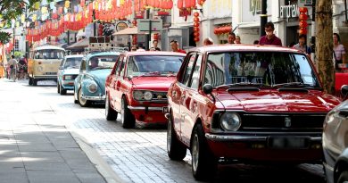 出厂均超过40年 6老爷车 耀 文化街