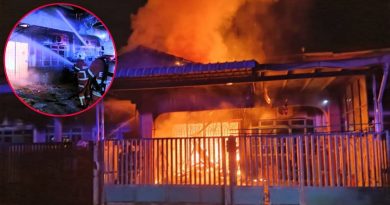 单层排屋凌晨起火 波及邻居烧1摩哆